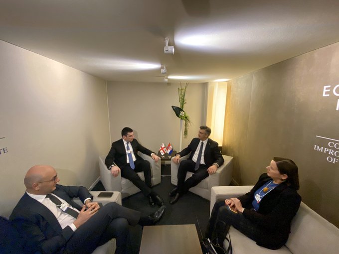 View image on Twitter