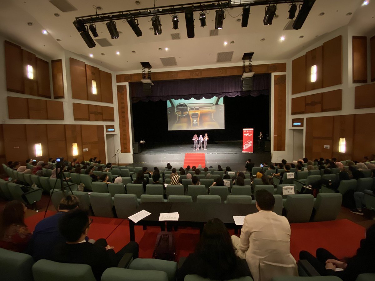 themicpa's tweet photo. Glad to be part of UMAC’s MASC event as Big Bang Night sponsor. Young CPA Committee Members - Liza Tan &amp; Shaun Wong are the judges of the creative presentations by the 16 teams. Well done, everyone! 👏🏻👏🏻👏🏻 #theMICPA #MASC2020 https://t.co/GZNo5E0H01