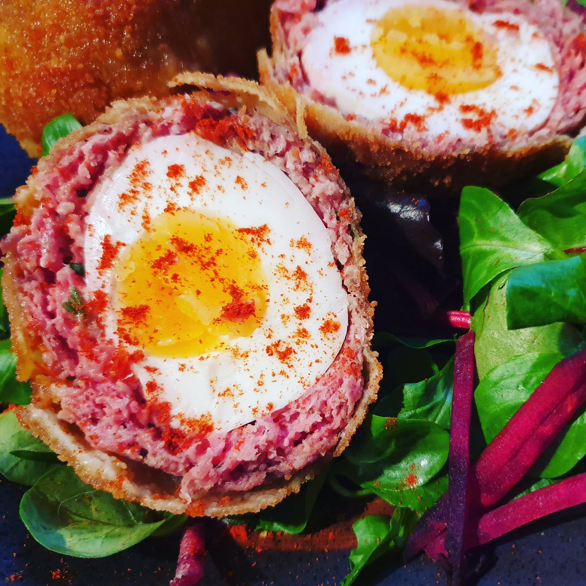 KitchenHalal's tweet image. Make your own scotch eggs with our sausage meat, available in all flavours 😍😍
Pictured is our delicious sundried tomato &amp;amp; beef sausage meat scotch egg, served with a bistro salad! 😋
Explore the full range online:
gournethalalkitchen.co.uk
#sausagemeat #halal #hmc #halalsausage