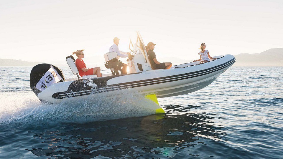 fr_fin's tweet photo. 🚤🚀 Comment les #foils, nés de l'univers de la course au large, tendent aujourd’hui à trouver de nouvelles applications dans le monde de la #plaisance.

🌟 A noter la mise en avant de nos adhérents #SEAir et #Neocean.

👉 https://t.co/P0CCZC37fp

[#innovation #tendances] https://t.co/TdYBaSzD7U