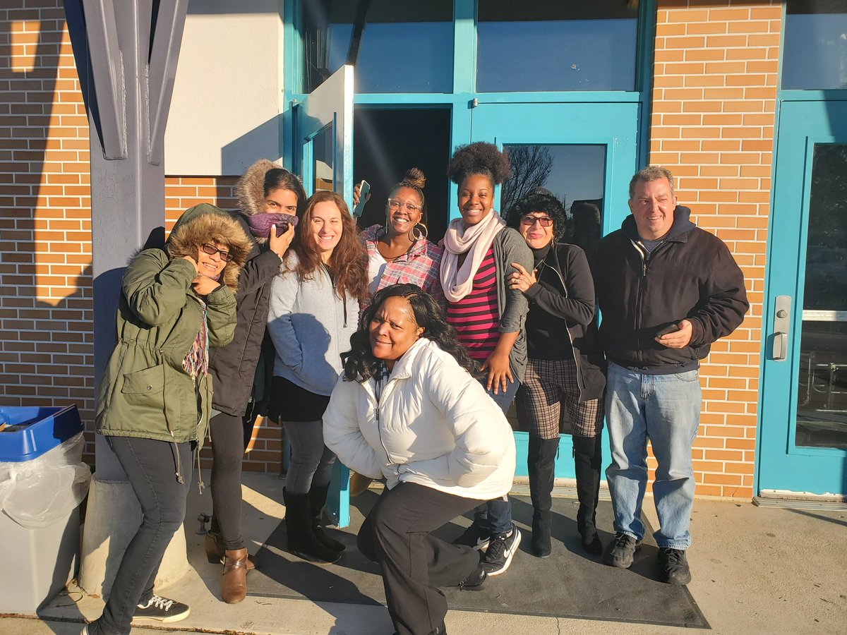 arcrampton's tweet photo. Team Sparkle going on a goose chase @HodgeRoadES ! #1team#1goal https://t.co/7atzd9tWyN