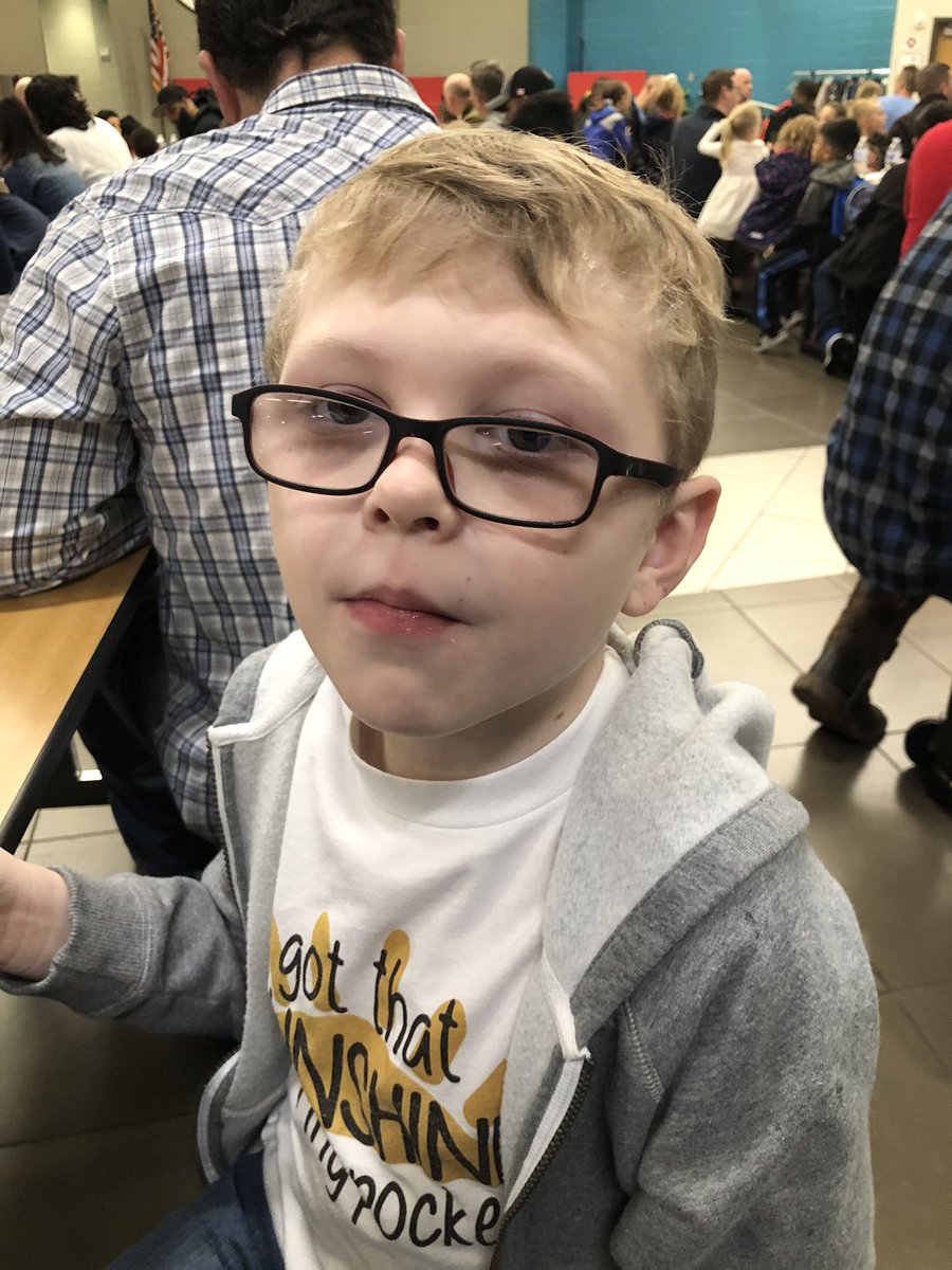 HelpingEzra's tweet photo. “Donuts with Dad” what a great event!  Ezra loved ❤️ it.  What a great 👍 and amazing school we have. #helpingezra  #gouldsyndrome @MahaffeyKISD https://t.co/nEsBFwL3uO
