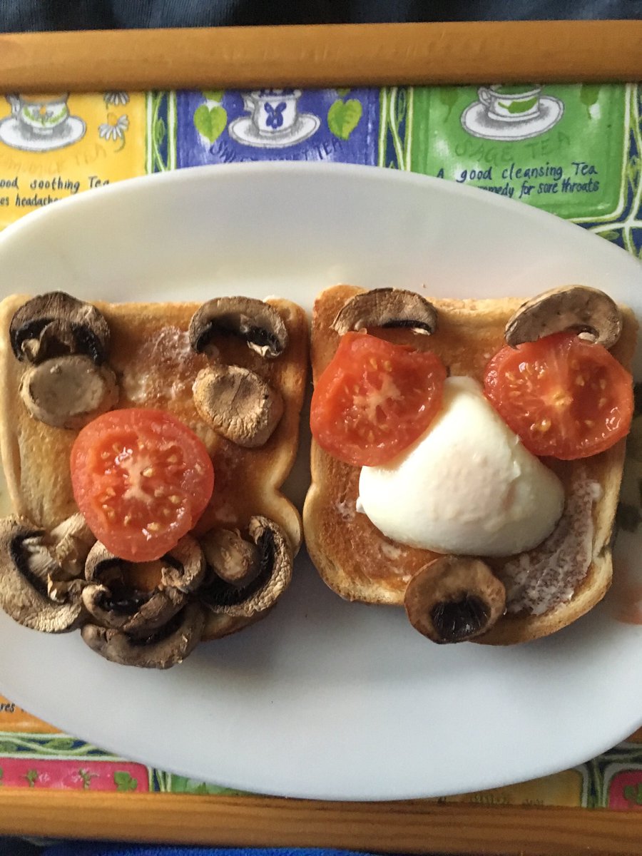 Jan_Lentzos's tweet photo. Another couple of characters...
Looking up at me...
From my breakfast tray...
He has a beard 😉
And she looks surprised 🤔
🥚 🍞 🍄 🍳 🍅 🧔🏻 😮
#Tasty #Breakfast #Art #Faces #Personalities #TwoFaces #OnMyBreakfastPlate #MyBreakfast #LookingBackAtMe #MyBreakfastTray #HaveANiceDay https://t.co/cu6lnHpg7p