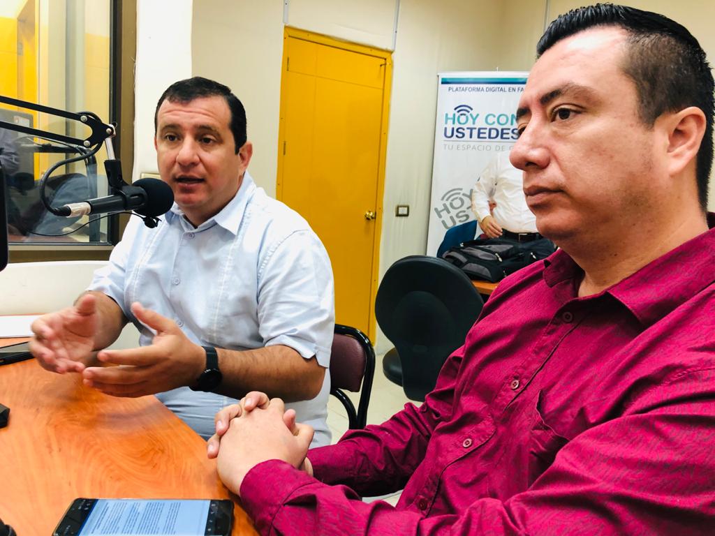 Leoorlandoa's tweet photo. Con @yandry_bazurto, presidente de @ConagopareM, y otros presidentes de Gobiernos Parroquiales nos unimos para defender el derecho de representación de todos los territorios mediante los distritos electorales. #ManabíDefiendeSusDistritos #YoSoyMiDistrito https://t.co/ET5o9QBMub