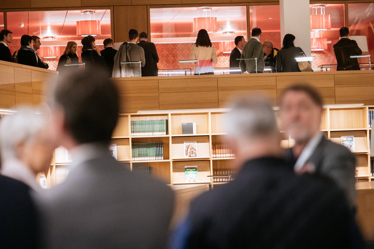 CullenTara1's tweet photo. Merci à tous les membres de la clc d'être venus nombreux à notre dernier Networking by clc à la @bnluxembourg !

📸Toutes les photos de l'événement bientôt en ligne !

Et tous nos événements en ligne sur https://t.co/LP9K91zy0U. https://t.co/boTqEDLsRB