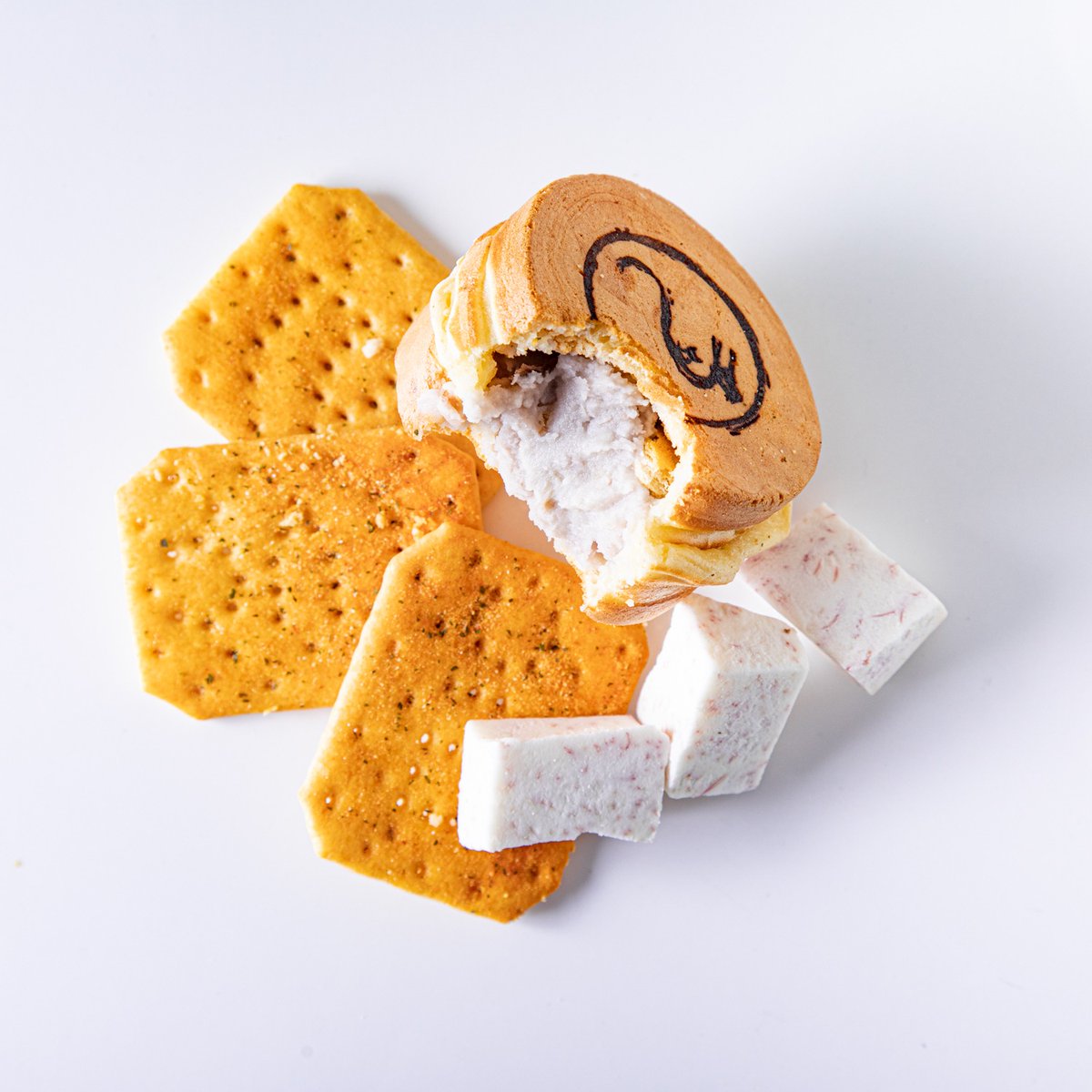 dragoncatcafe's tweet photo. Tried our taro & cracker wheelcake yet? What do you think? ⠀
Available until 02.02.20 ⠀
⠀
#dragoncatcafe #newlunaryear #lunarnewyear #bubbletea #wheelcake #taro #realtaro #pudding #taromilk #taropudding #taromilk #tarotapioca #hammersmith #london #taiwanese https://t.co/yJlnz0hWsR