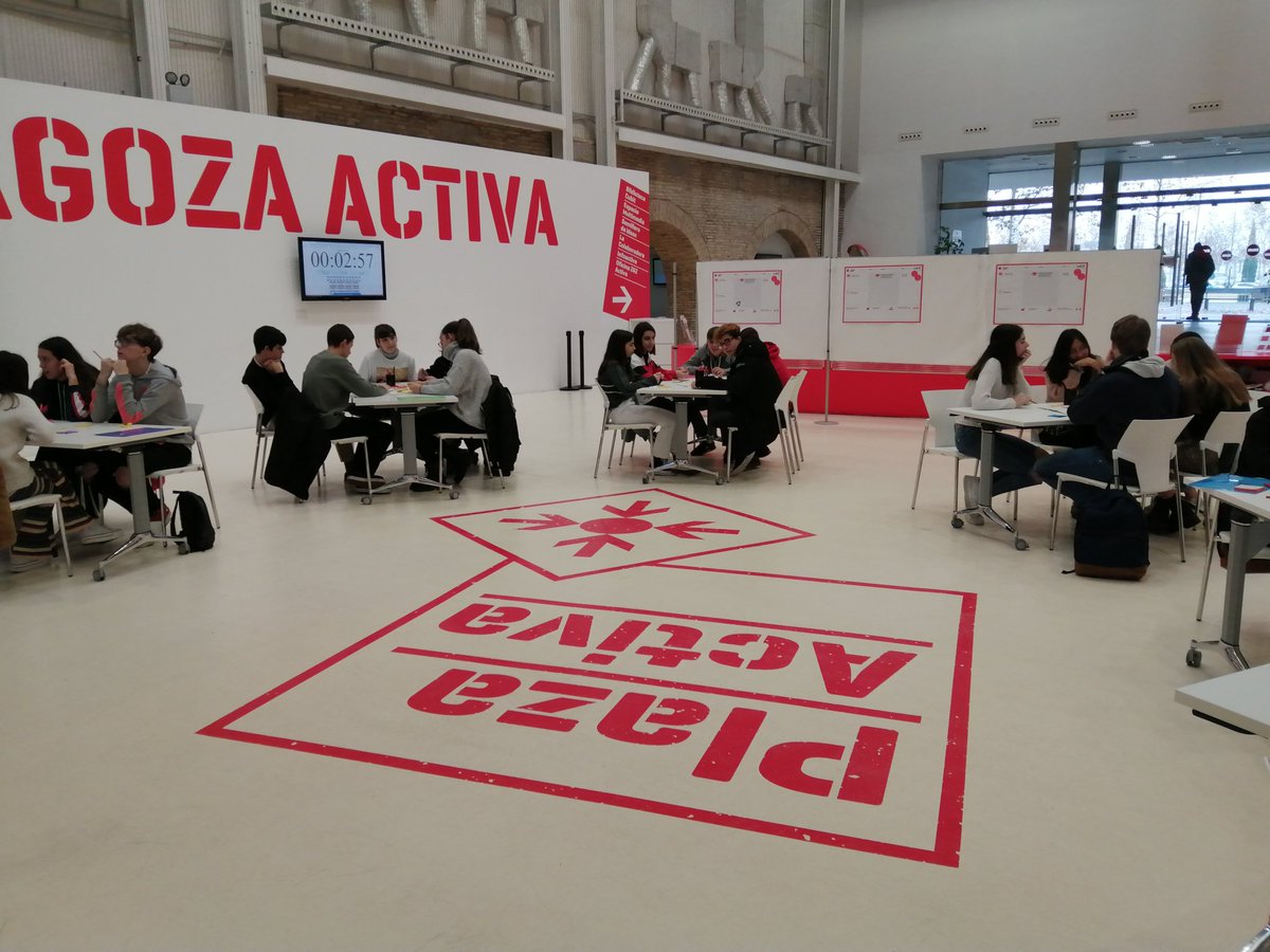 WeAreIngenio's tweet photo. ⚡#FlipAndDo de hoy con el #IESmiguelcatalan en @ZGZActiva ¡A tope los chicos y chicas de 4to. de la ESO! Concentrados, creativos y con ganas de emprender 😉

#emprenderenlaescuela #designthinking #diseñosocial https://t.co/kf9TcC95VN