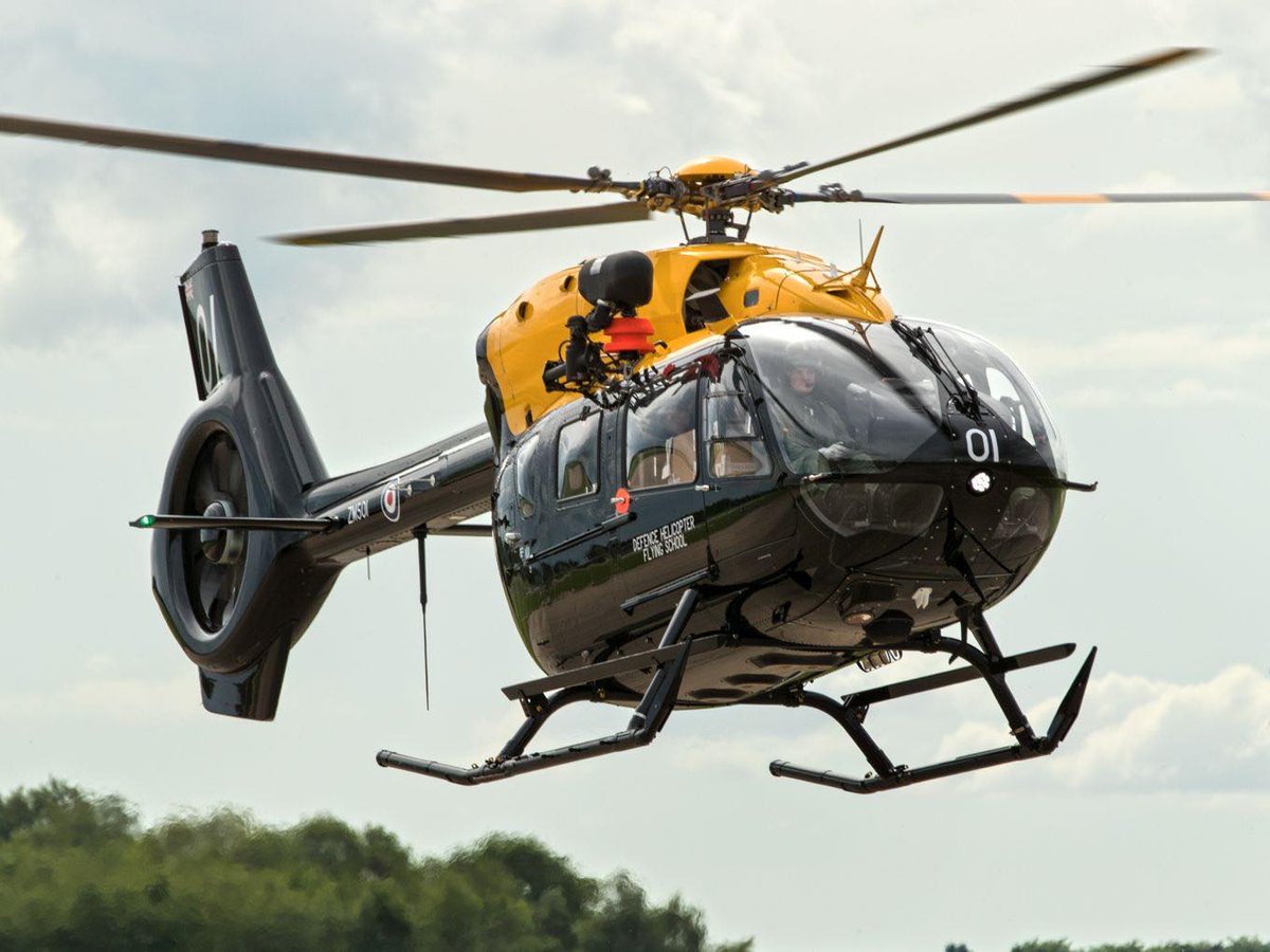 scramble_nl's tweet photo. More H145M Jupiter helicopters for UKMFTS. Read more at https://t.co/f2GvZQB4rn (photos Simon Butler and RAF)
#Avgeek #Aviation #AirbusHelicopters #H145M #JupiterHT1 #UKMFTS #RAFShawbury https://t.co/w2jErBN4kH