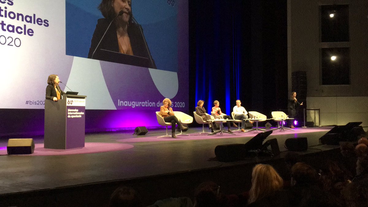 BIS_Nantes's tweet photo. « Nous avons aussi besoin d’artistes pour penser la société post carbone » - @Johanna_Rolland https://t.co/thMD4SubR0