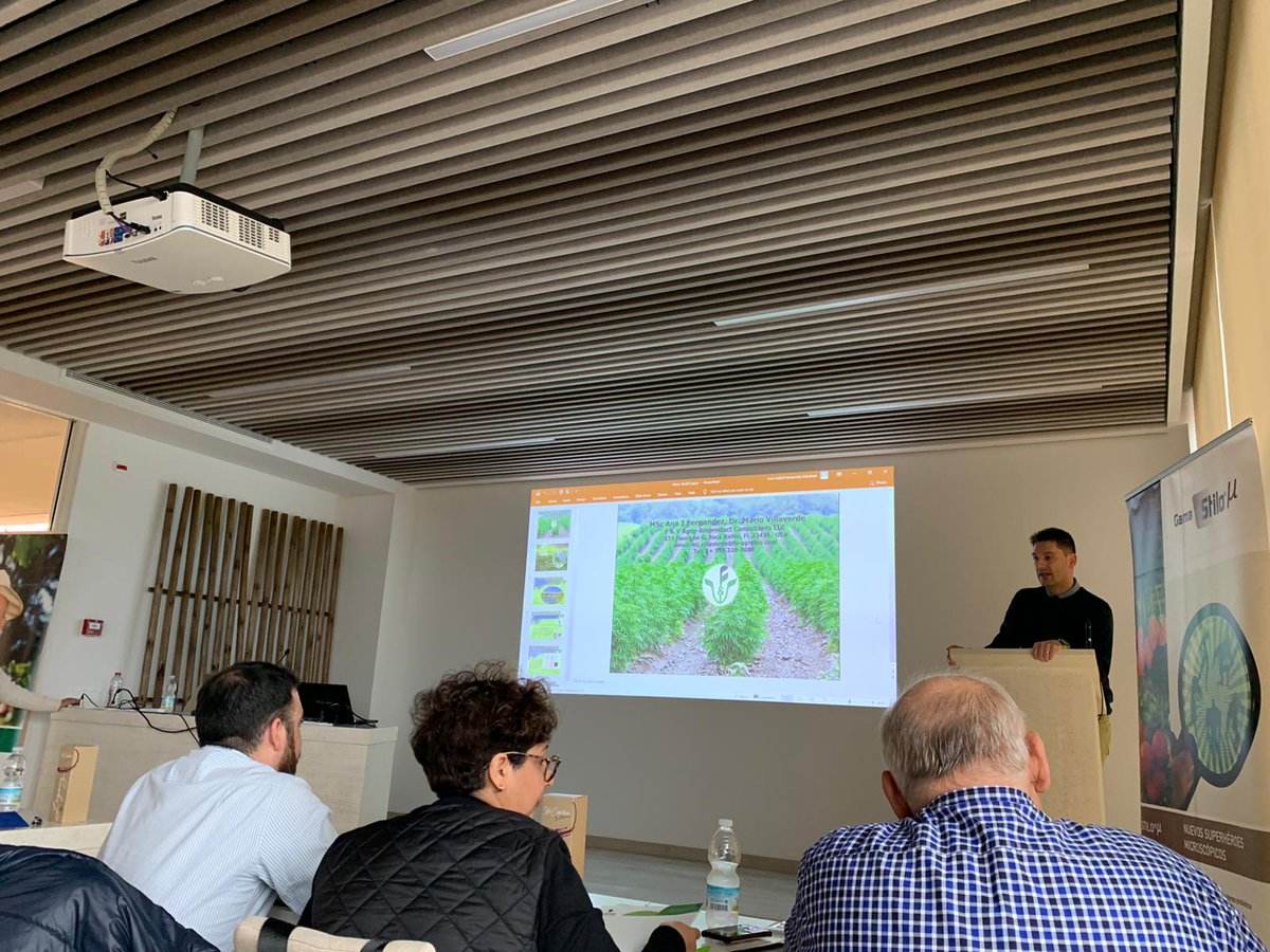 RuralInnoHUB's tweet photo. Comienza el 🌱 SEMINARIO STILOMICRO 🌱 de @Sipcam_es en el #RuralInnoHUB 📍🗺
Gracias a ponentes como Mario Villaverde y Ana Isabel Fernández, que ha venido directa desde Miami, estamos descubriendo nuevos conceptos sobre microorganismos beneficiosos para la #agricultura 🔬👩🔬👨🔬 https://t.co/TUnXaK7NFd
