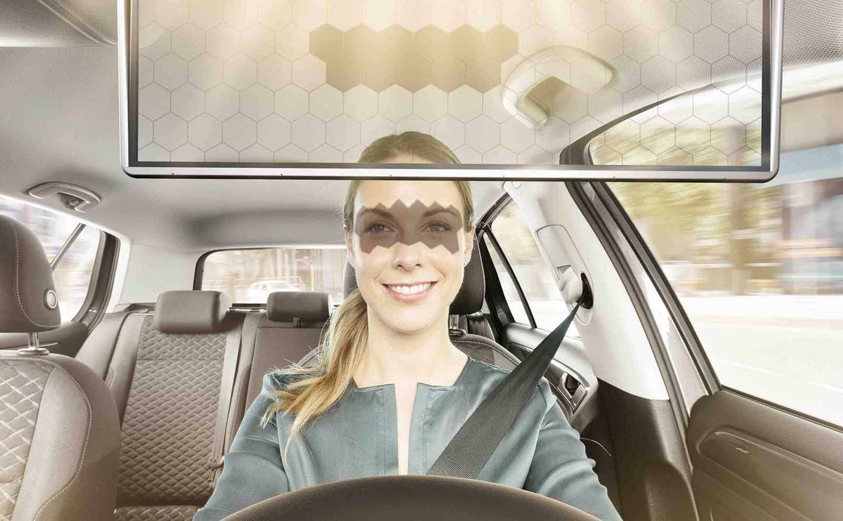RunnerService's tweet image. New Bosch Virtual Visor makes the sun visor safer and cooler: buff.ly/2Fp5OhD