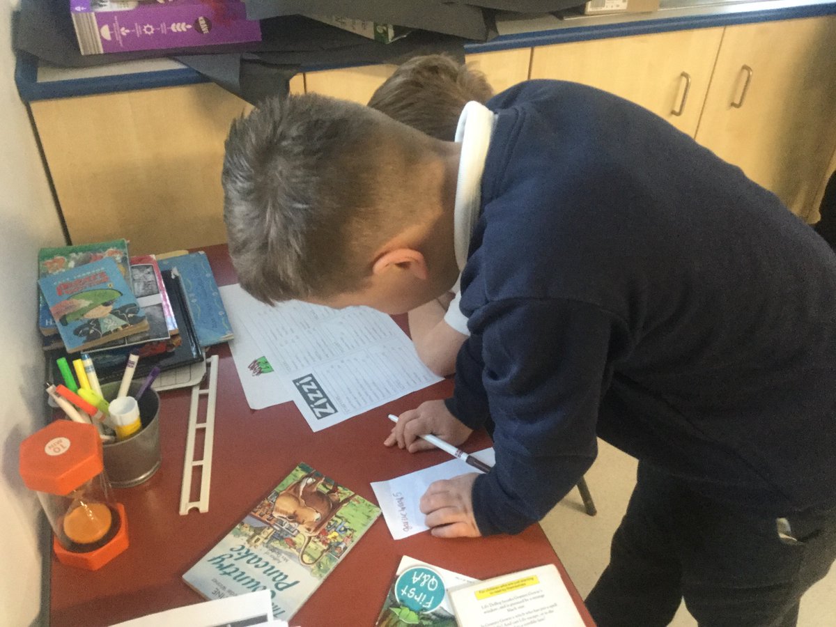 scargill_school's tweet photo. Leopard Class have been enjoying problem solving week. This morning they had to order from Zizi on a tight budget of only £25! Tummy’s are rumbling now!🐆🍕 #problemsolvingweek #pizzaislife https://t.co/x56VT4SkPL