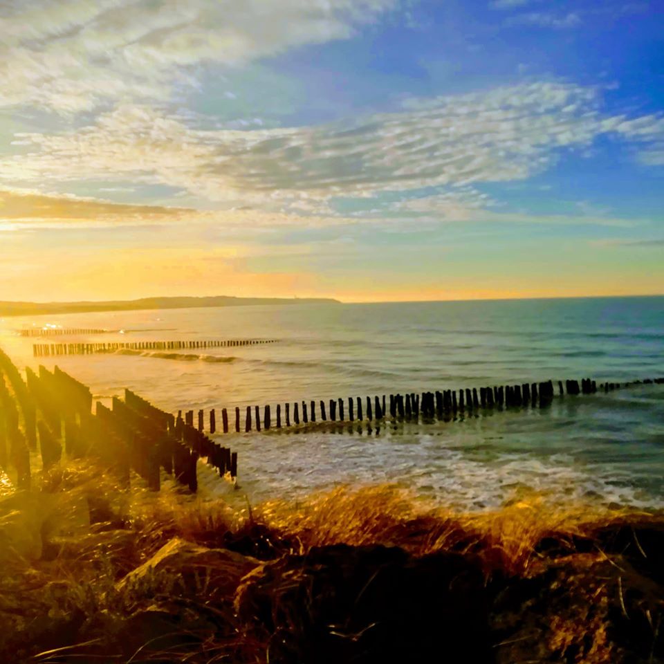 📷 VOTRE #PasdeCalais 💓 coucher de soleil sur la plage de #Wissant 😀 Bravo et merci à  Grégory Vanhee 👍
Vous aussi vous vous êtes baladé(e) dans le #PasdeCalais ? Envoyez-nous vos #photos !