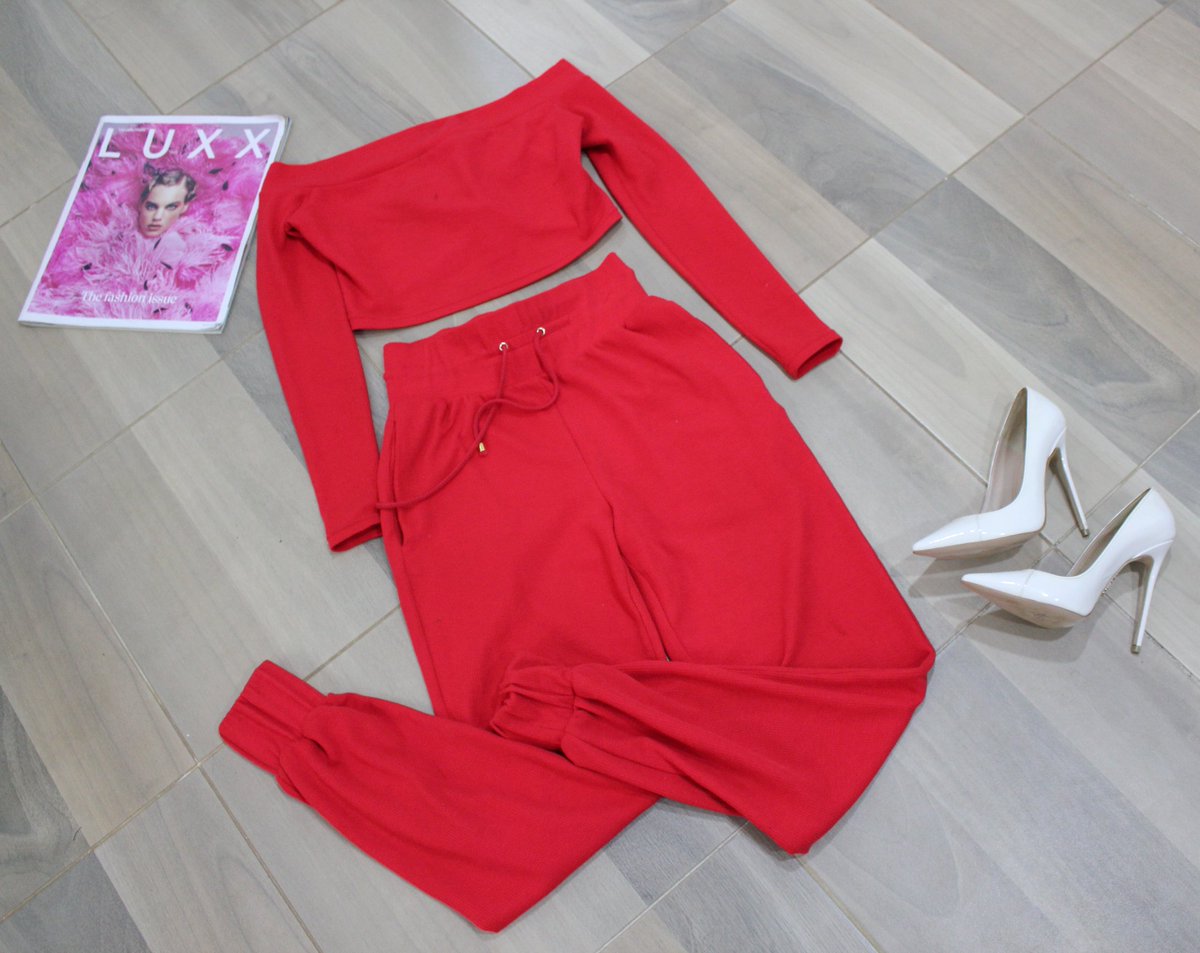 SonalM_closet's tweet photo. Mistress Rocks Red pants suite in a size small going for 1500ksh or $15
White paris pump by house of CB
Going for $100
International shipping is available 
Lipa na mpesa paybill in bio
@Sonalmaherali https://t.co/cK1RrBxHDJ