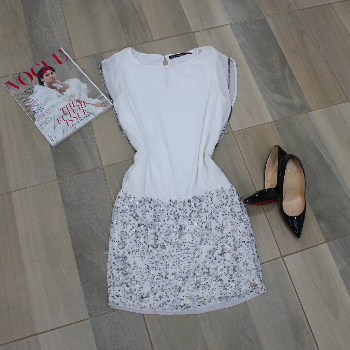 SonalM_closet's tweet photo. Zara trafaluc dress with sequins at the bottom in a size small going for just 1000ksh or$10 
Black Louboutin so kate in a size 36 going for just $424 
International shipping is available 
Lipa na mpesa paybill in bio 
@Sonalmaherali https://t.co/17mi0w4QnF