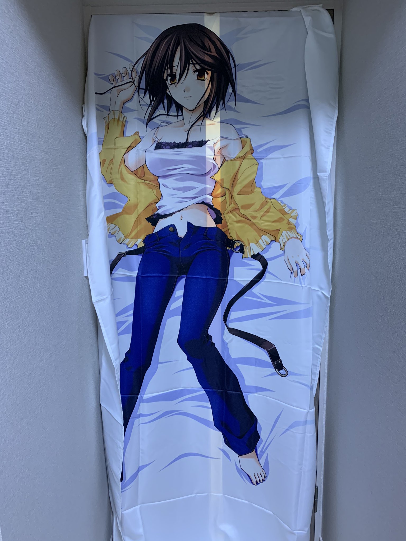 井ノ上奈々 7 11はオンラインbdイベント どうにか麻尋 のシーツを撮影しようとした結果 床に置くのだと歪んでしまうので ドアに掛けてみました こうして並べてみると ずいぶん麻尋の大きさ違ったんだなぁ 同時に広げてみたの初めてだったから知ら