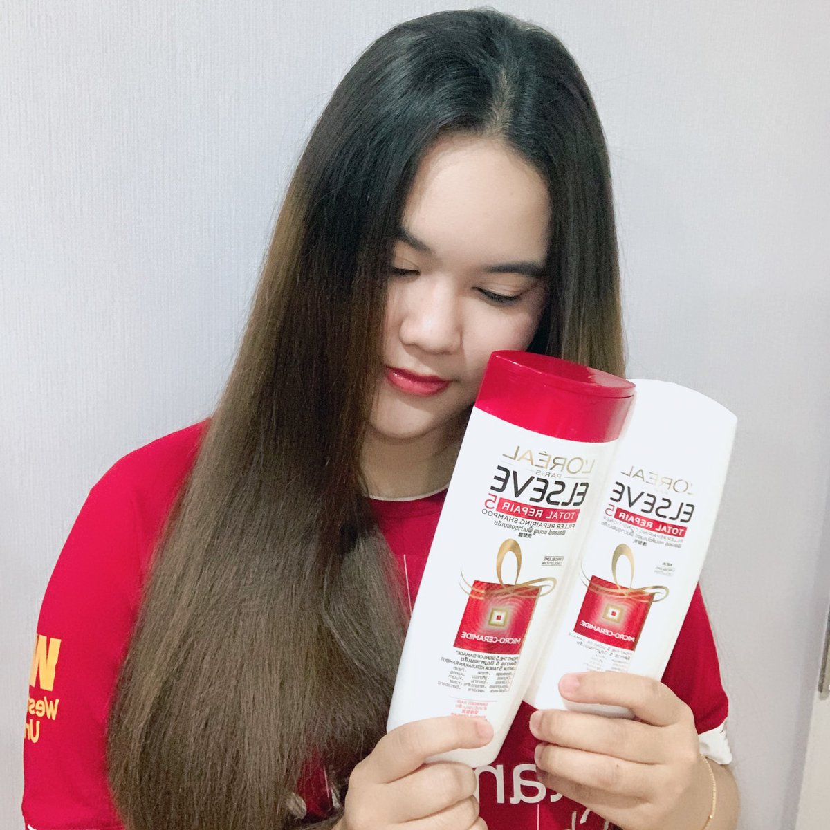 mimilkss's tweet photo. [แจกกกก] แชมพู+ครีมนวด #TotalRepair5 ของ L’Oreal ผมหอมนุ่มลื่นเงาตั้งแต่ครั้งแรกที่ใช้ คือส่วนตัวกัดสีผม ผมโคตรแห้งเสีย เจอคู่นี้เข้าไปยอมแล้วแม่ อยากแจกคนที่มีปัญหาเหมือนเรา

📍กติกา📍10รางวัล
- Follow+Reโพสต์นี้
- เมนชั่นมาบอกหน่อยว่าผมเสียเกิดจากอะไรกันบ้างและติด #TR5เอาผมอยู่ https://t.co/6XyO5qw5tP