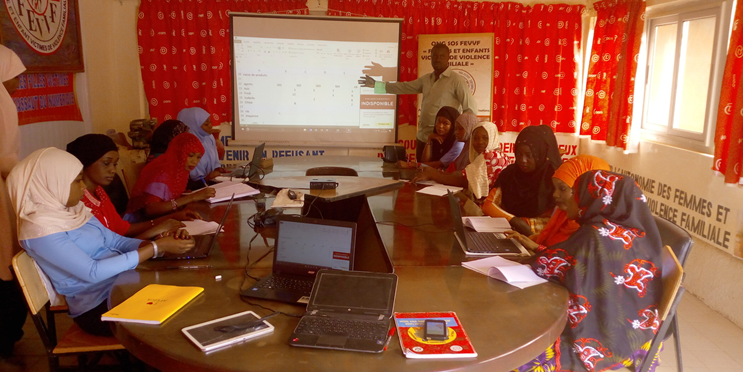OFevvf's tweet photo. La formation en informatique pour les femmes, les filles à la Maison Digitale de l’ONG SOS (F E V V F) 
L’avènement  du numérique intervient dans activités quotidienne, il facilite les taches de l’humanité  et source d’activités professionnelles. https://t.co/YSVBsPTXbp