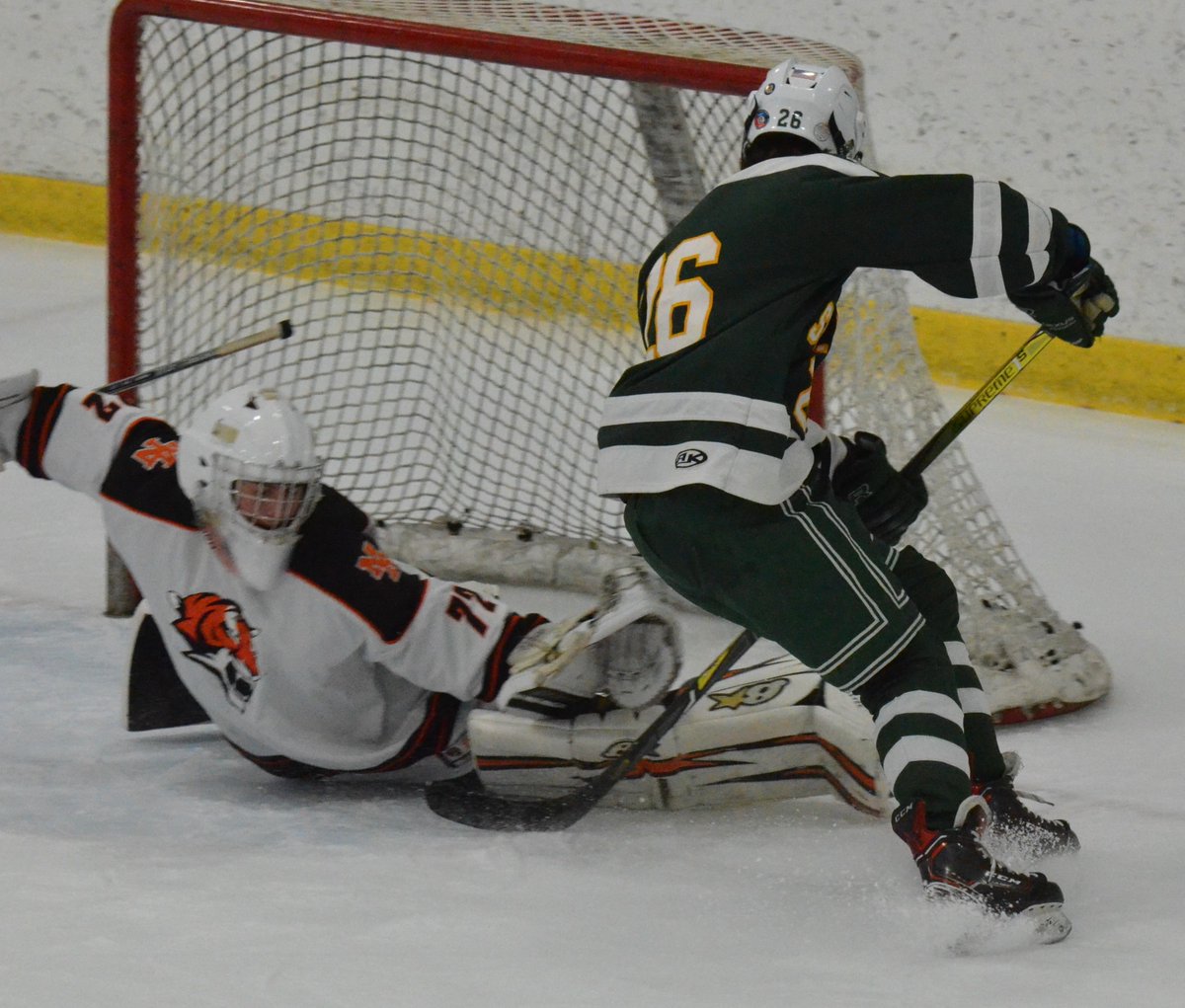 ICSHL_hockey's tweet photo. Picture of the Day! https://t.co/0MrjBb5dQF