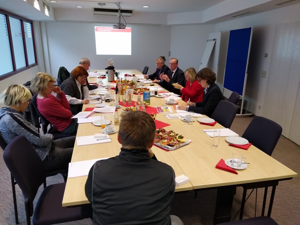 KaySenius's tweet image. Ein Fazit des Pressegesprächs: Der Freistaat ist auf Zuwanderung von Fachkräften angewiesen.  Fachkräftezuwanderungsgesetz ist Schritt in die richtige Richtung.