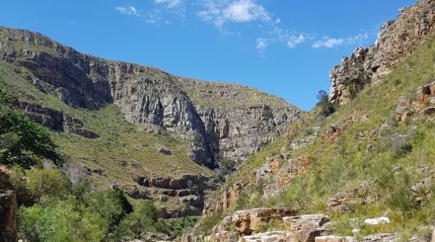 Barrydale: Hit pause in this Klein Karoo dorpie before taking on the Garden Route

traveller24.com/FindYourEscape…