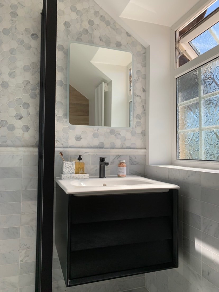 VitrABathrooms's tweet photo. Check out @seasonsincolour bathroom for some renovation inspiration! We absolutely love her styling of our Frame basin and Sento WC 🙌 https://t.co/XSIOL7mNzi https://t.co/TtTrrVdDrC