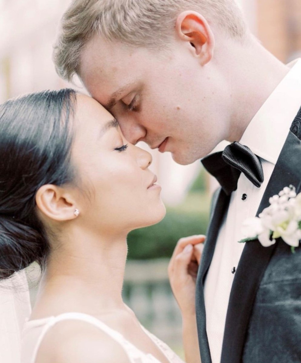 #Weddingwednesday

Thank you to Heledd Roberts, Photographer for sharing this breathtaking shot with us. A picture speaks a thousand words.

#Huntonparkhotel
#weddings
#weddinginspo
#weddingphotography
#photoopportunities
#22acres
#brideandgroom
#luxuryweddingvenue
#statelyhome