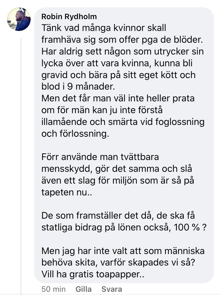 Två unga killar har stått på torget i karlstad och demonstrerat för gratis mensskydd. Ni kan aldrig ana vad män på Facebook tycker om detta!!!!!!

Eller jo förresten