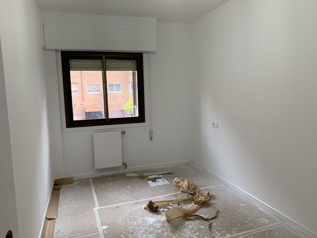 InmoM2's tweet image. Antes y después, planificamos la obra y presentamos a los dueños un estudio detallado de las actuaciones, precios, plazos y comenzamos a trabajar, lo primero el vaciado total, barnizado y primeras sorpresas #antesydespues #coordinandogremios #primerosimprevistos