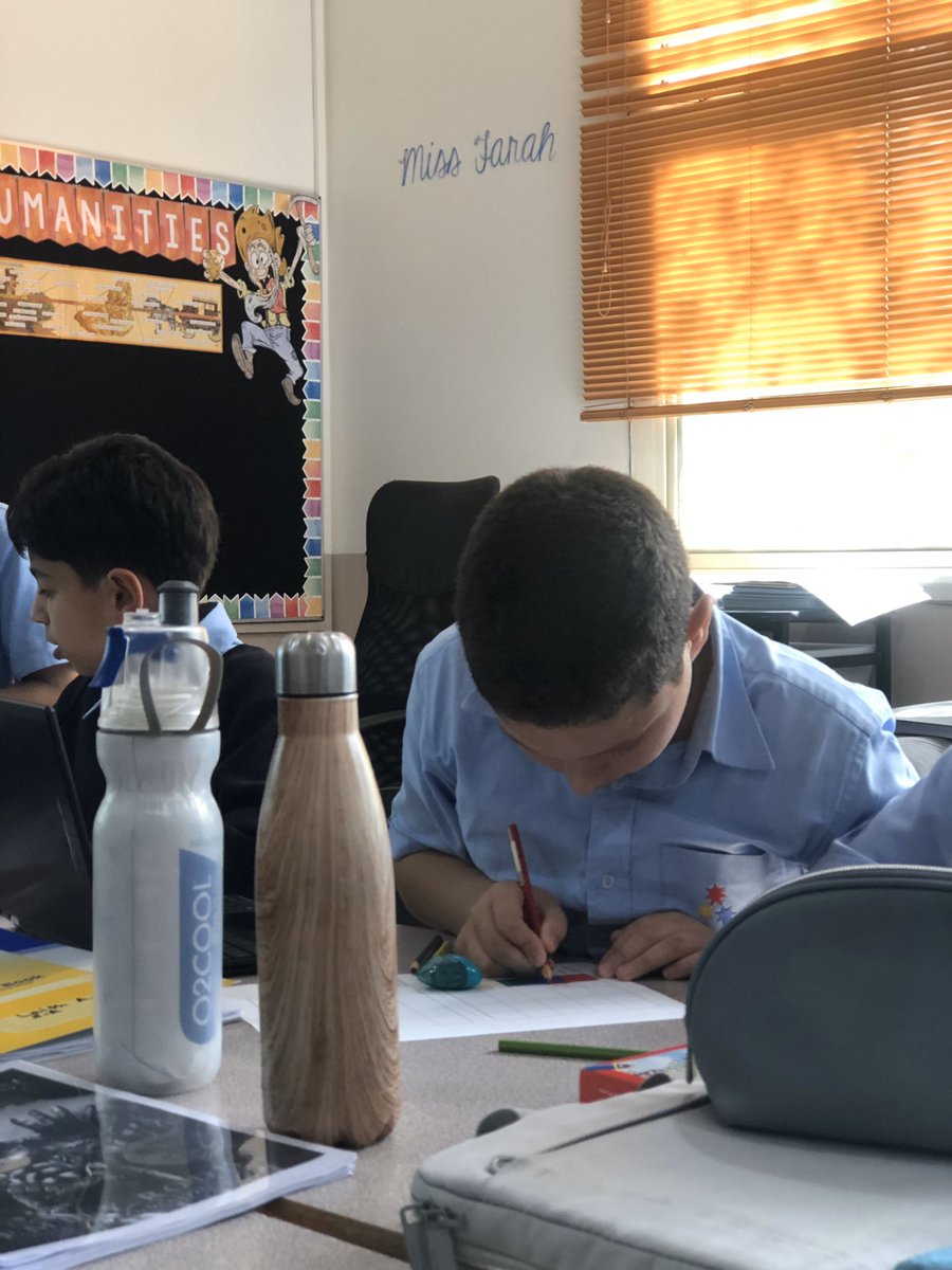 AIS_Grade5's tweet photo. We heART maths at AIS #AISGrade5 #AISCreativity https://t.co/vp79rlflNq