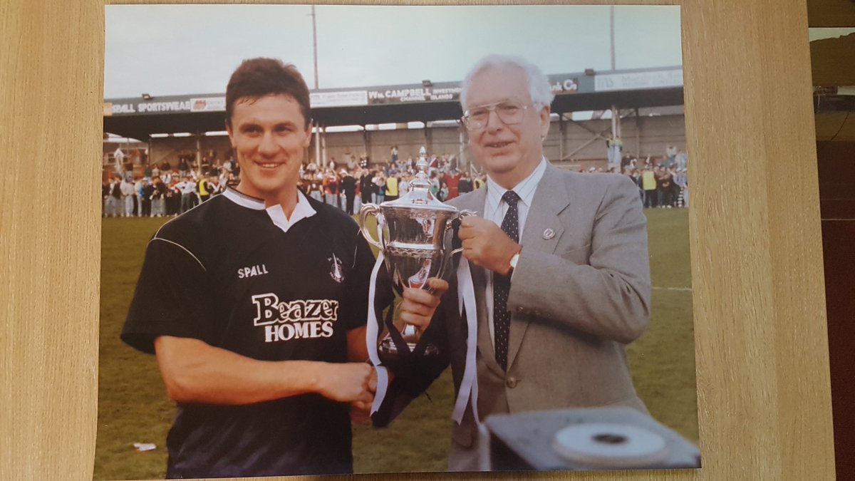 LuceCann0n's tweet photo. Another one for those of you more capable of IDing 1990s players and club officials than myself! Who, where and when? @HeritageFalkirk @FFCSupporters @WeAreFalkirk76 @Bairnsonline @FalkirkFanMedia @FalkirkFanzone https://t.co/2q8XpaJh1J