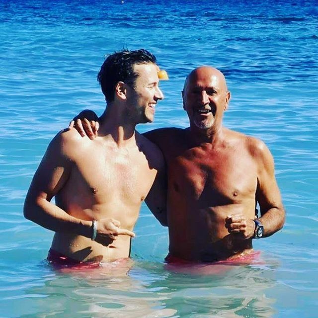 Today my Dad, Robert is turning 60 🎂 ! Happy Birthday to my hero, role model and best friend! Love you brownie ❤️ ift.tt/2NOyvsR