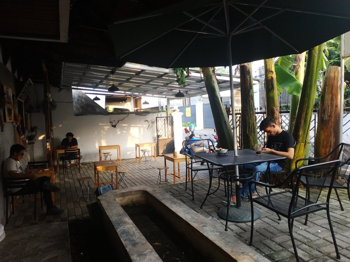 Kedai udah buka nih, mariii merapaat #kopi #Mampang #ngopidimampang