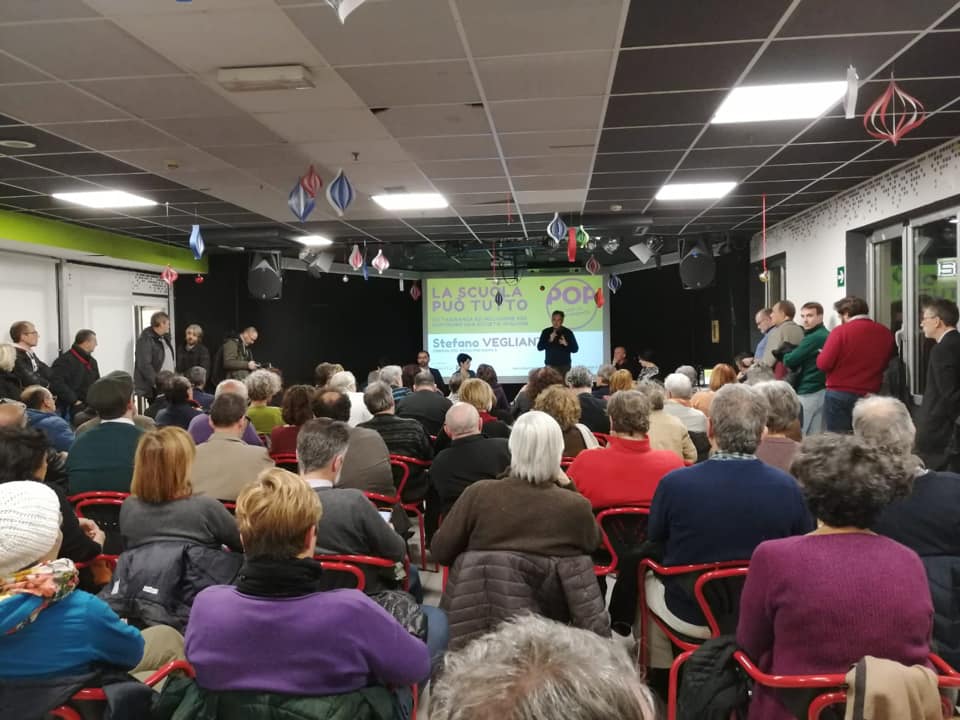 La sala del <a href="/fusolab/">Fusolab</a> piena, di gente e di emozione. Due ore vissute fra il ricordo e la voglia di rimettere al centro del dibattito la #scuola pubblica. Abbiamo fatto bene a volerla così, la prima iniziativa di #POP recuperando lo spirito con cui #SimonettaSalacone combatteva.