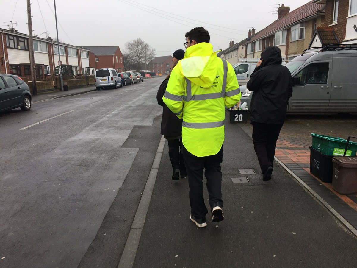 It’s good to get out and about this morning in Sydenham despite the gloomy weather! #GoTeamHiS <a href="/HomesSedgemoor/">Homes in Sedgemoor</a>