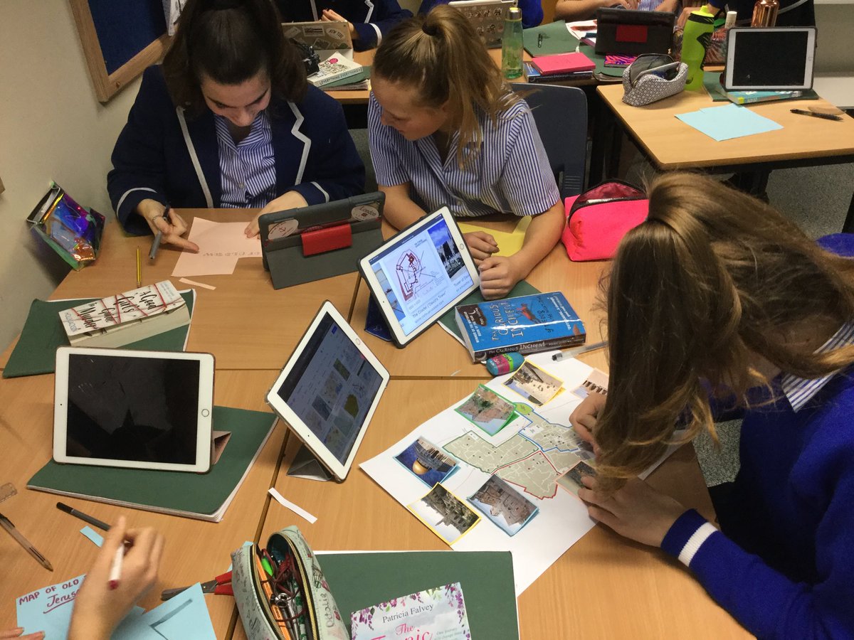 Year 8 Geographers working collaboratively to piece together the 4 quarters of Jerusalem and research a little about some of the main features here. #hpledu #collaborative
