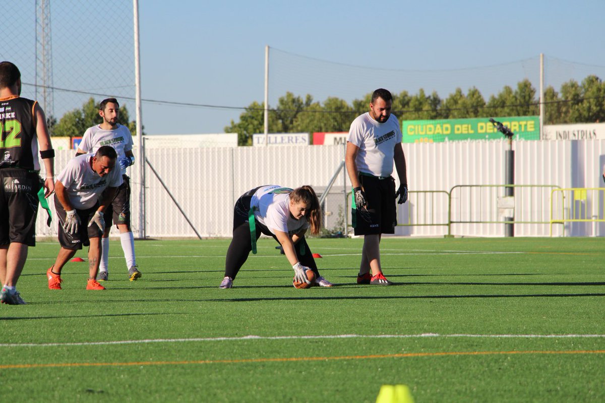 Vva_BlackStorks's tweet photo. 🏈¡Esto ya es un no parar! El domingo iniciamos la II Liga Local ADAME Open y la IV Liga Juvenil ADAME de Flag Football.
🗓️Desde las 16:00h en los Campos nuevos de césped artificial, tendrá lugar la primera jornada.
#Raptors🦅
#Saiyans🉐
#BeerStorks🍻
#BlueStorks💙
#RedStorks❤️ https://t.co/XHVxo5QoeY