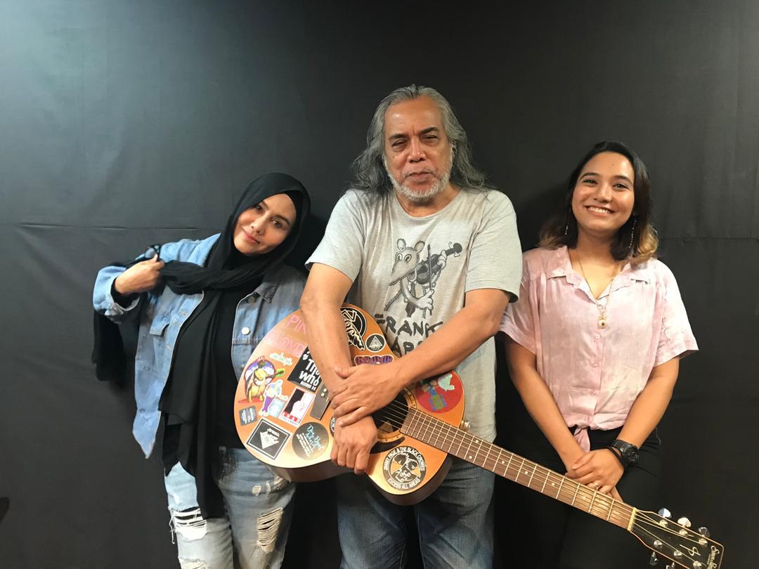 RamliSarip_'s tweet photo. Sesi Temu Bual di THR Gegar bersama DJ Anna
#thrgegar
#kembarakita
#istanabudaya
#astro https://t.co/mu5UaYPOdI