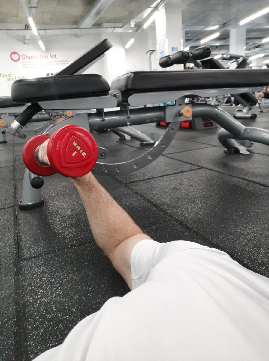 sherief07's tweet photo. Working hard on my old shoulder injury after a great lecture yesterday from @Londonshoulder on our @SportsMedUCL masters course. Modelled for the class and my weaknesses got found out very quickly. #ThanksAndre https://t.co/22qfP9g5XP