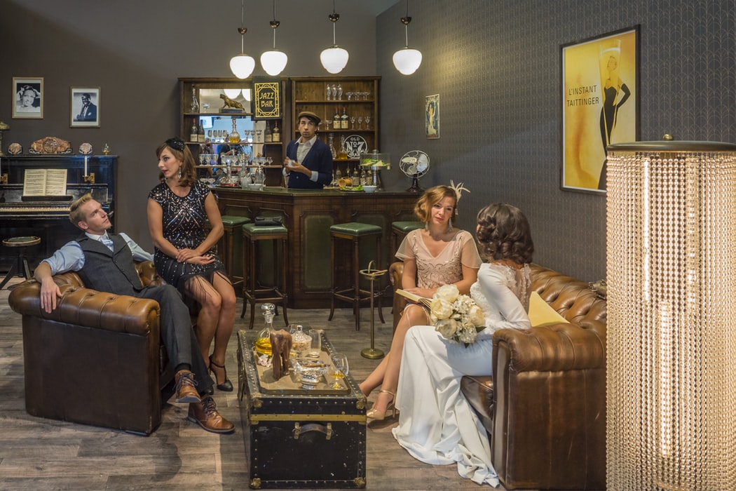 Cuando escucho la frase "Mi jefe es quien me paga" pienso en esta otra frase de Henry Ford:

“Employers only handle the money – it is the customer who pays the wages.” 

Cuida a tus clientes no a tus jefes.

#Motivacion #Miercoles #clientes #Emprendimiento