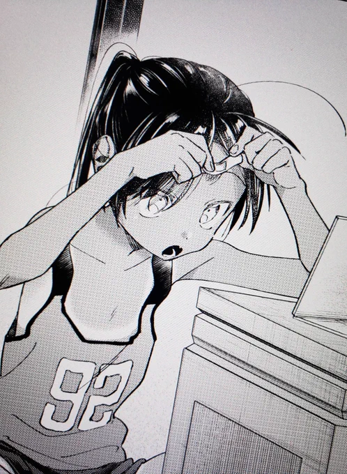 描いてから服が服の意味を成してないことに気付いて笑ってる 