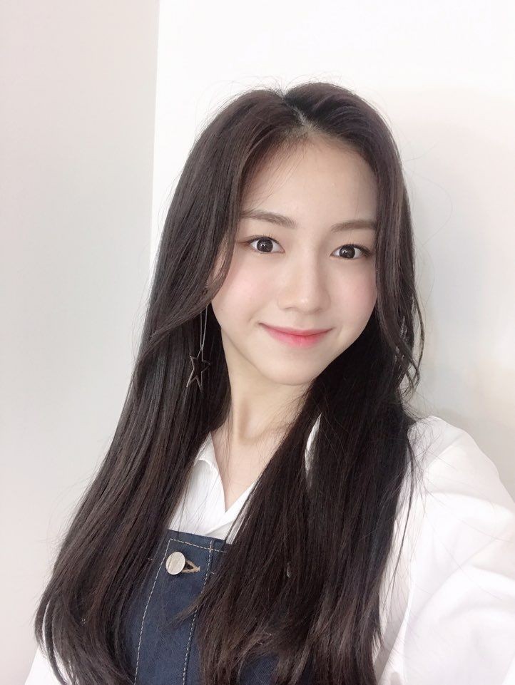Woozeeee's tweet photo. Pacarku , heran cantik pisan kamu😘
#haluanj https://t.co/AK2RZb3cjn