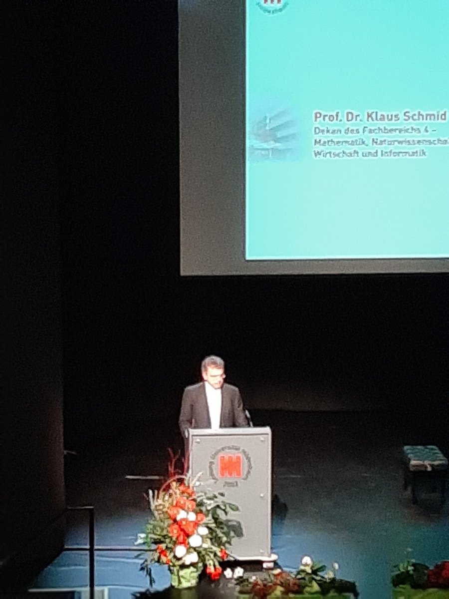 holgerEichelber's tweet photo. #Ehrenpromotion für Prof. Sebastian #Thrun an der #Universität #Hildesheim #Niedersachsen #Digitalisierung https://t.co/rgcm2gW6SA
