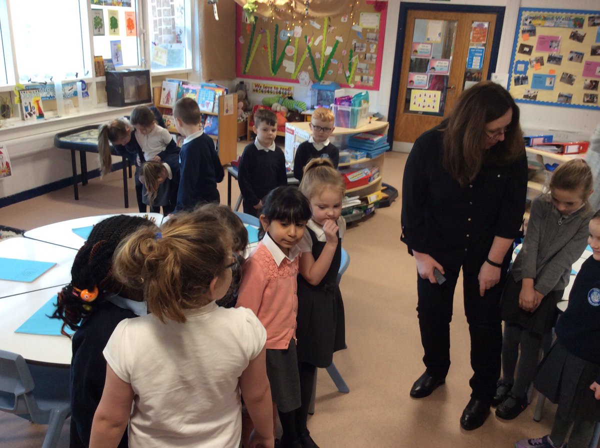 MissDawsonCV's tweet photo. An alien came for a visit today! Ask us about our drama literacy @dramastudioedin https://t.co/3dQxkW0g05