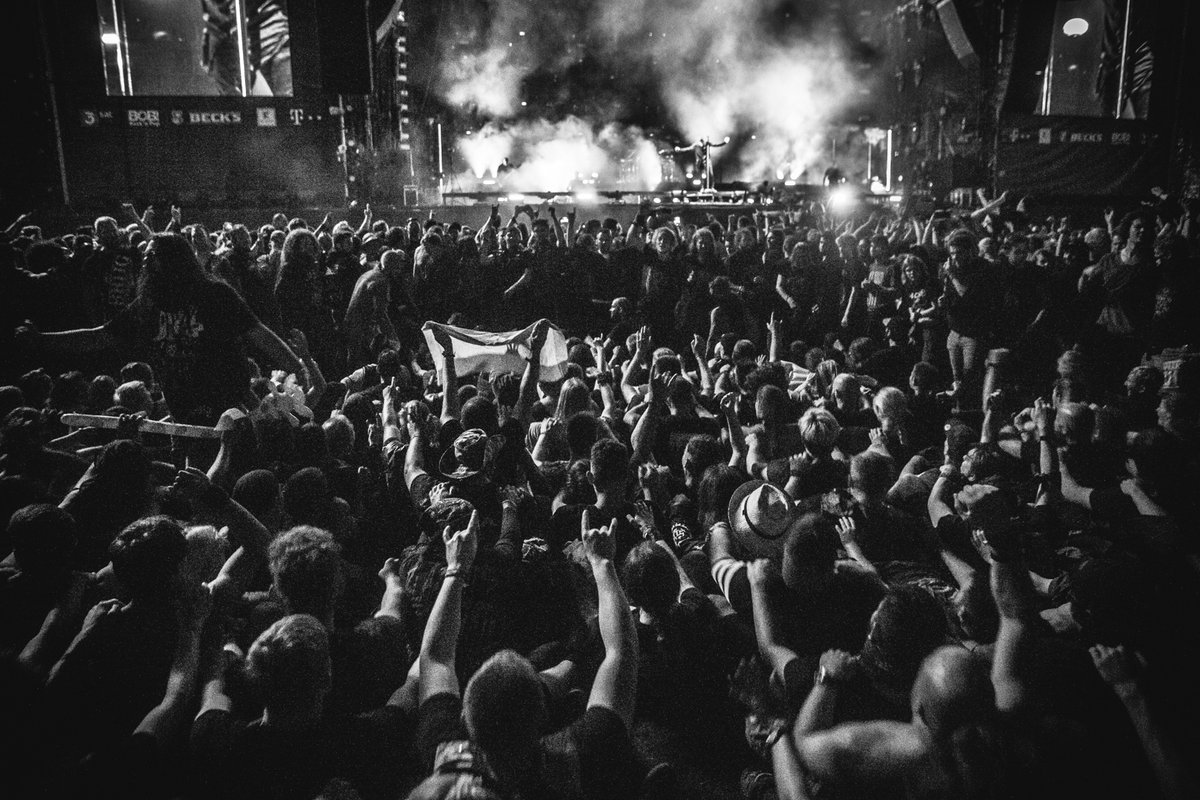 Wacken's tweet photo. What better way to start #wackenwednesday with another #picturefromthepit ?
#Wacken #WackenOpenAir #WOA #Metal #Festival #JustWackenThings #WOA2020 #wacken20 #Metalhead #HeavyMetal #picturesfromthepit #Photography #nofilter https://t.co/EBiWXKPs7D