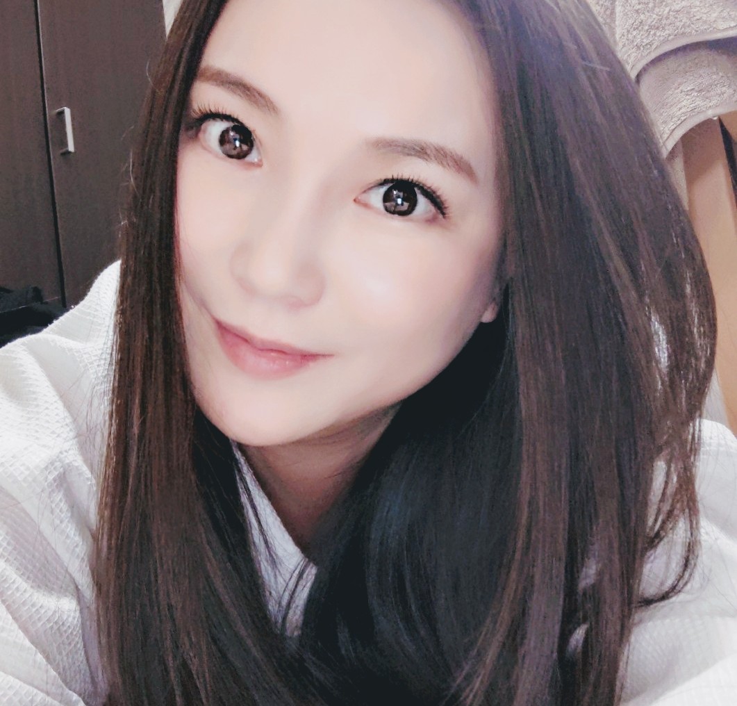 京野美麗 on Twitter: "今日は寒かったねっ！ でも街で元気にナンパしてたよ～🤗 #ルビー #レズナンパ https://t.co