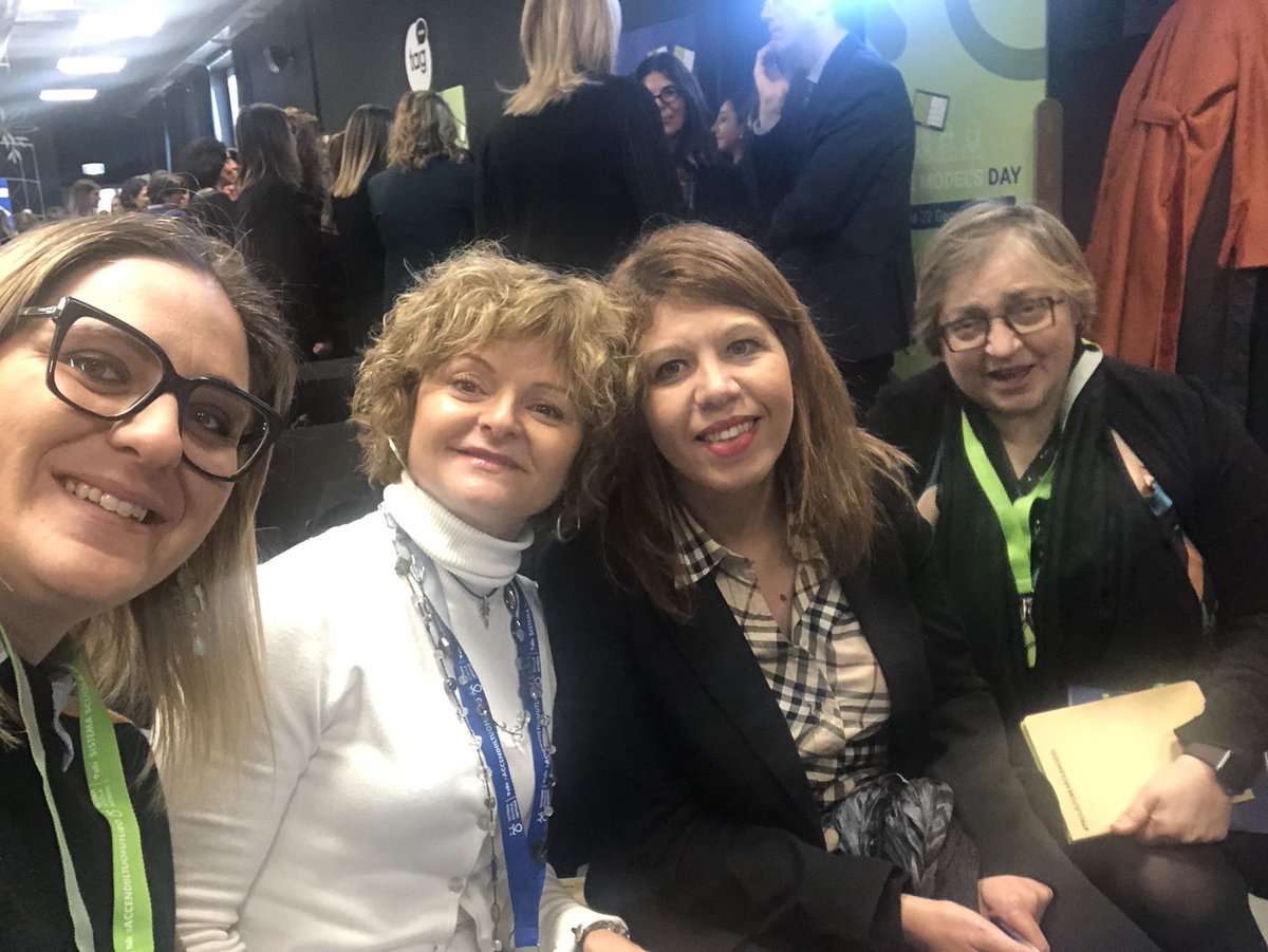 LauraLiguori19's tweet photo. @OracleItalia presente con le #rolemodel del progetto Sistema Scuola Impresa di @centroELIS .
Per aiutare i giovani ad essere agenti del cambiamento .
#proudtobearolemodel #rolemodel https://t.co/pmP33qasac