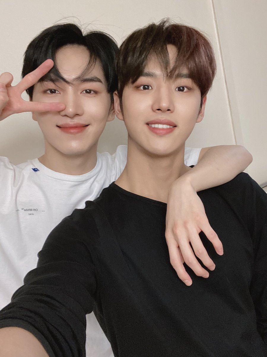 yangseokie's tweet photo. I JUST ROSE FROM THE DEAD https://t.co/7unVU9XvVk