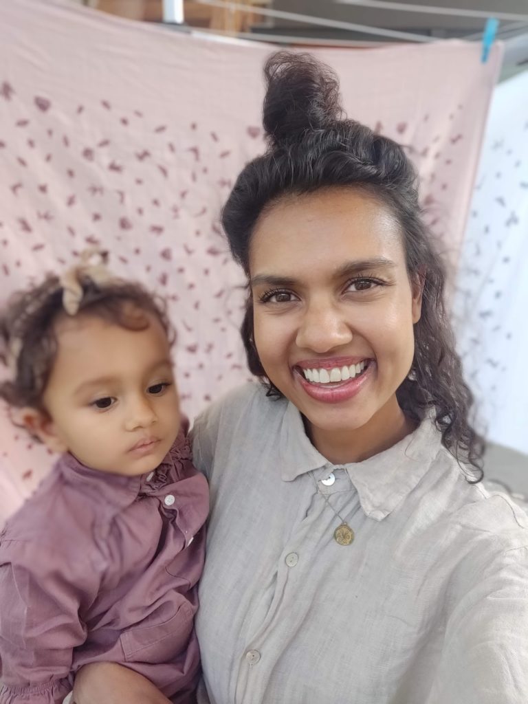CircosCo's tweet image. Talita Kalloe tried out Circos with her daughter Malía (1) 🌻 She wrote an article about her experience, explaining why a circular model works so well for baby clothing 👕

Read it here (in Dutch) ⟶ soulstores.com/leen-huur-of-r…