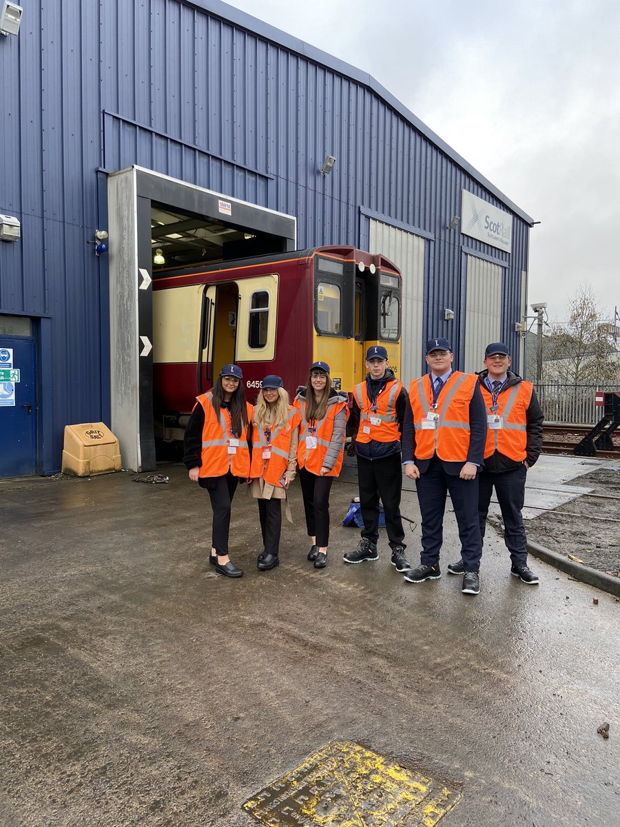 _danmcwilliams's tweet image. And, as wee start our careers in the railway, it’s the end for the #class314. We were lucky enough to be here at Shields Depot as it was preparing to leave for scrap. We said our goodbyes as this train really did terminate here. #GBNF #apprenticesontour @ScotRail